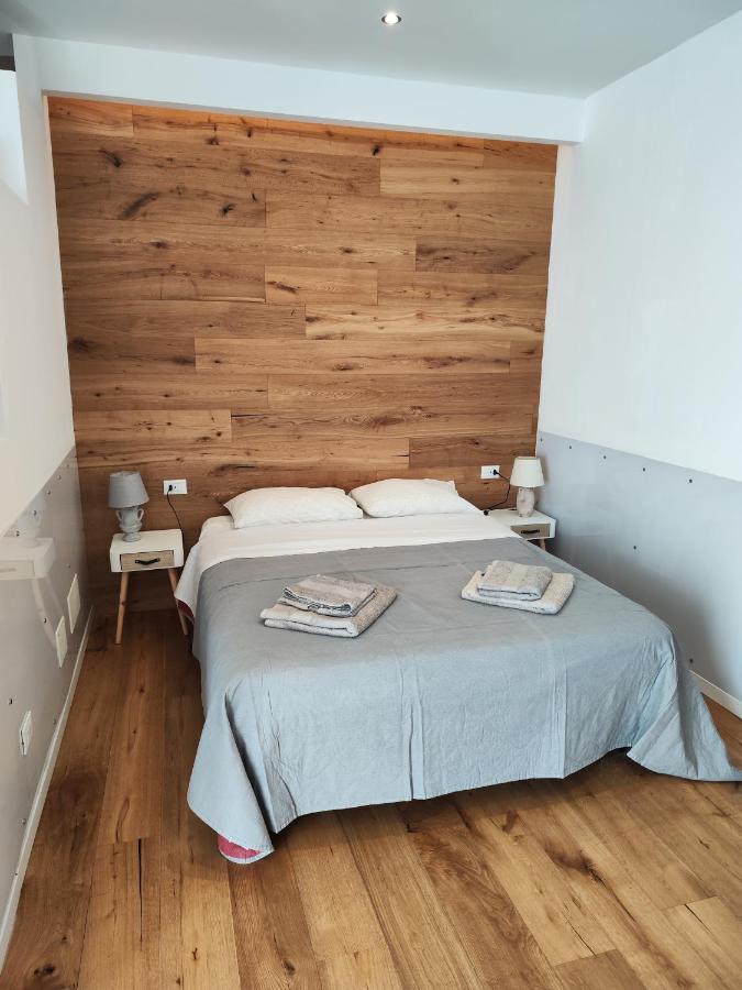 Ak Holidays Apartments 81 Болонья Екстер'єр фото